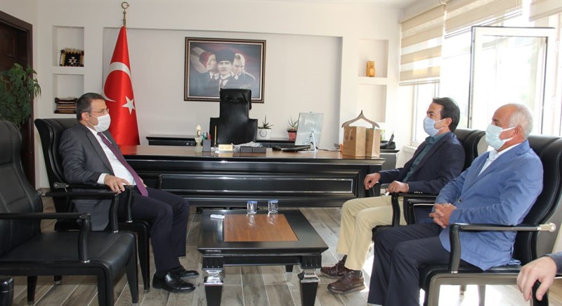 Antalya Ticaret Borsası Başkanı Ali Çandır İlçe Kaymakamı Çimşit i Makamında Ziyaret